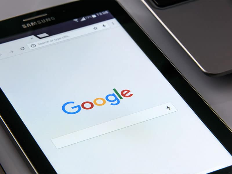 Suchmaschine Google auf Tablet